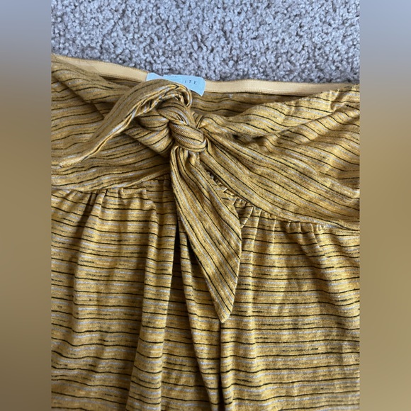 Socialite strapless top size medium - Picture 4 of 5